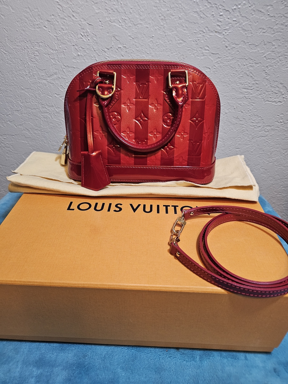 #82547-Louis Vuitton Red Vernis Alma Mini Satchel with Gold Hardware